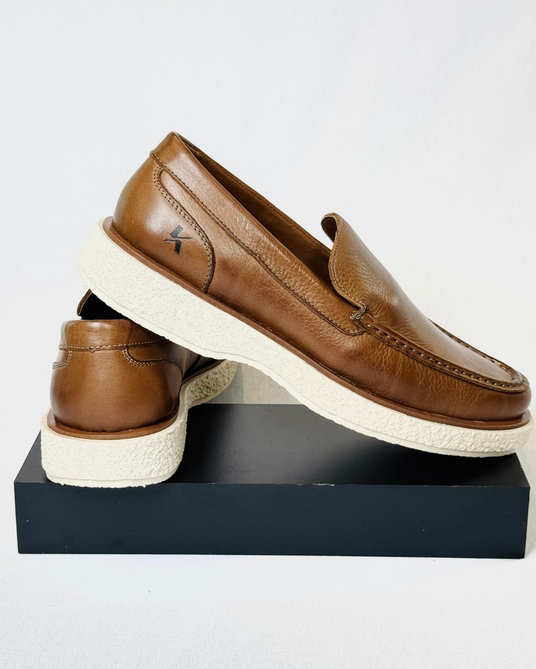 Mocassim Couro Marrom Claro com Branco - Kennedy Store