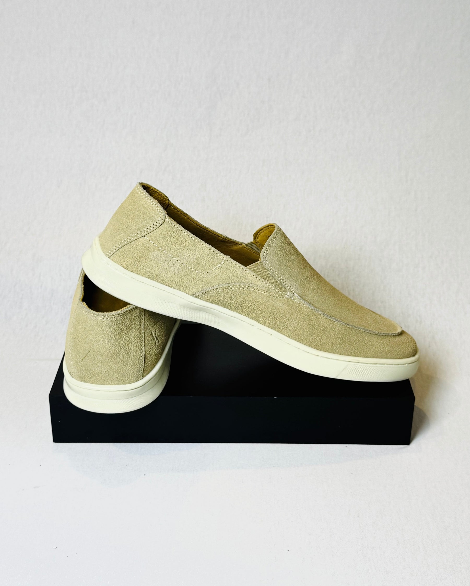 Mocassim Milano Cru com Branco - Kennedy Store