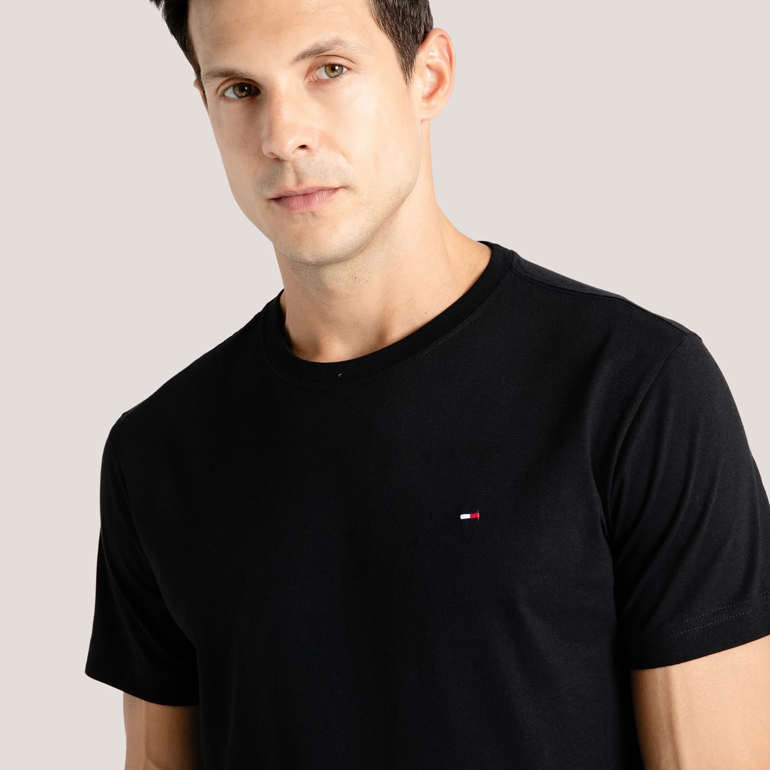 Camiseta Clássica Gola C - Tommy Hilfiger